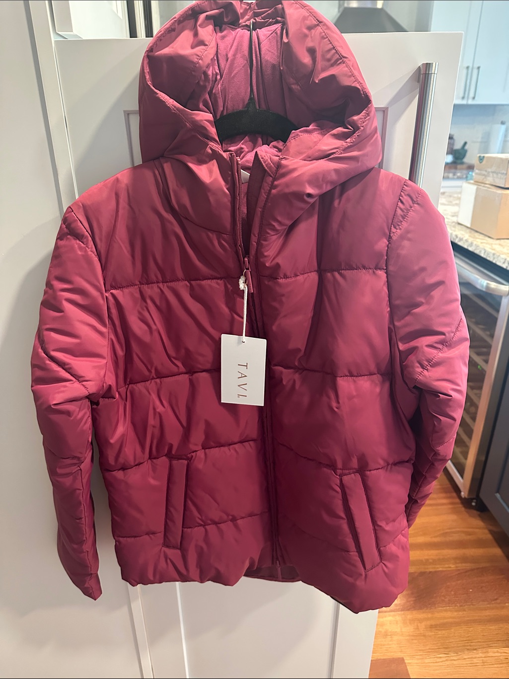 Tavi Women's Hooded Puffer Jacket In Wine